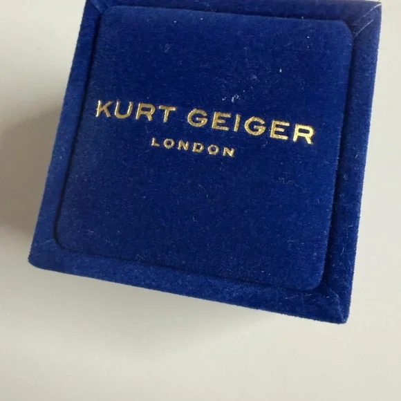 Kurt Geiger Gold Ring with Green Heart Design - Picture 7 of 7